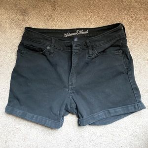 Black women’s shorts size 8/29 universal thread